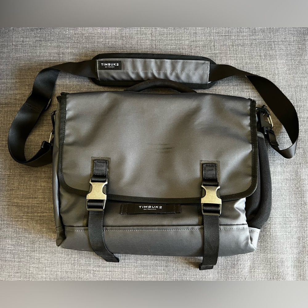 Timbuk2 Closer Laptop Messenger Bag Briefcase